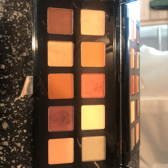 NYX Eyeshadow Palette - Picture 2 of 5